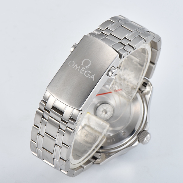 オメガ時計着用イメージ